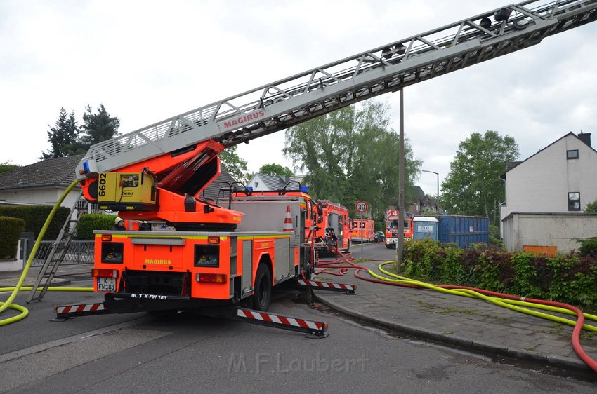 Feuer 3 Koeln Weiden Frechenerstr Wickratherhofweg P310.JPG